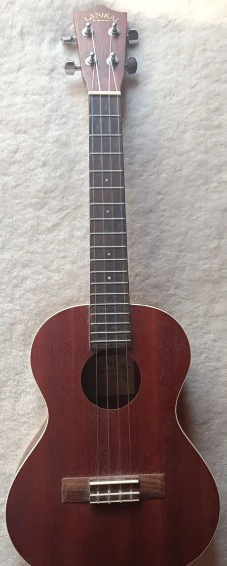 Akustické tenorové ukulele - Lanikai LU21-T
