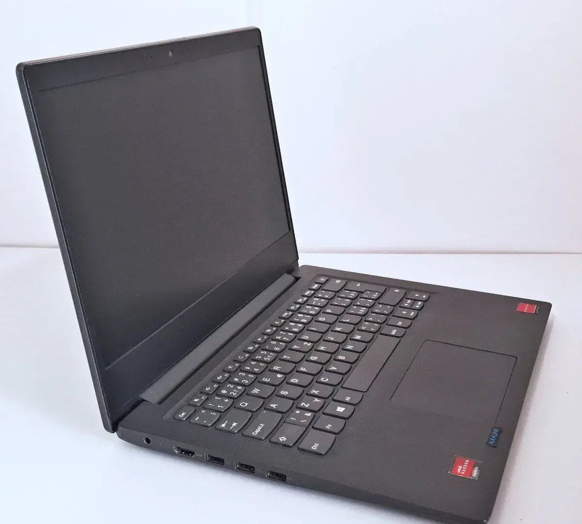 Lenovo V14 Athlon Gold 8gbRAM 256gbSSD+500gbHDD W10