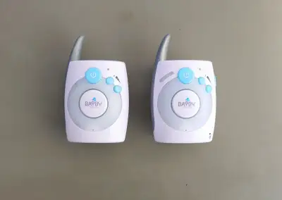 Bayby BBM7005 Digital audio chůvička