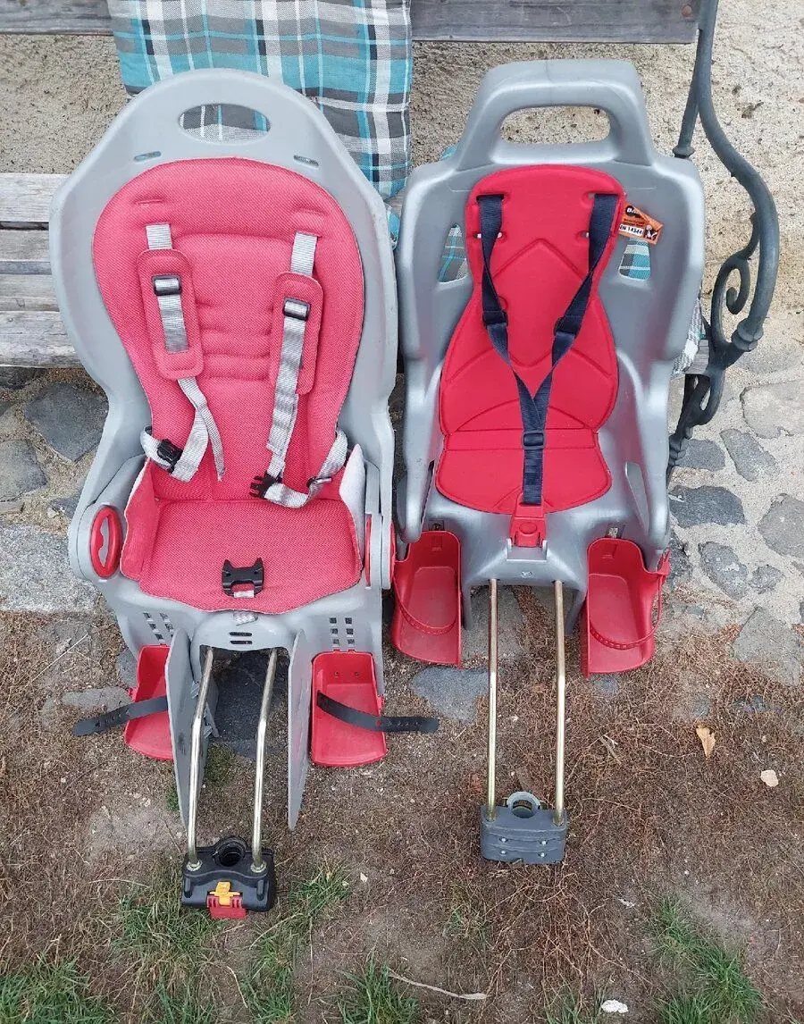 2 dětské sedačky na kolo