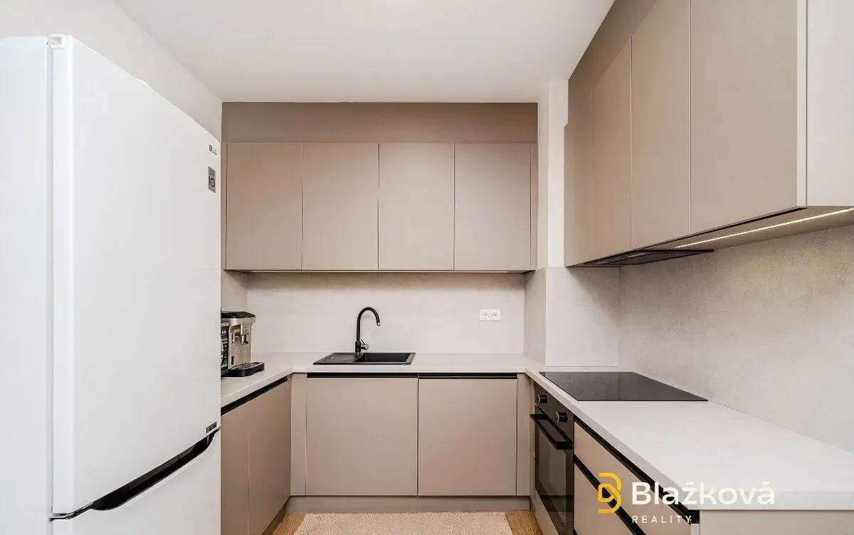 Pronájem bytu 2+kk 61 m² Císařského pluku, Opava - Předměstí