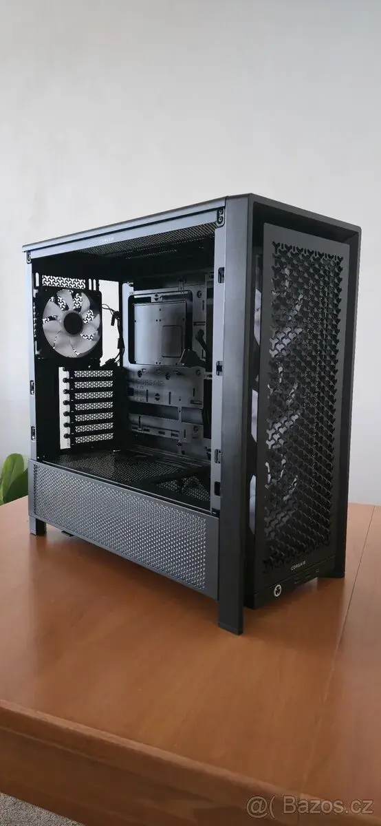 PC skříň Corsair frame 4000D