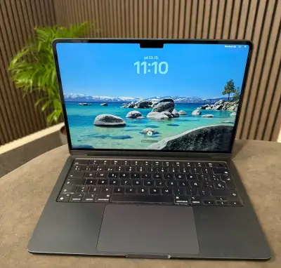 MacBook Air M2 13” (2022) 16GB/512GB, rok záruka