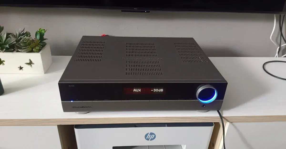 Harman Kardon HK970 integrovaný zesilovač