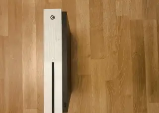 Xbox one s 512gb + Xbox series ovladač