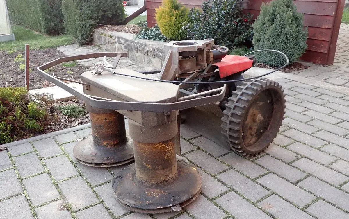 vari - dvoububnová sekačka Jikov BDR 700 + nové nože