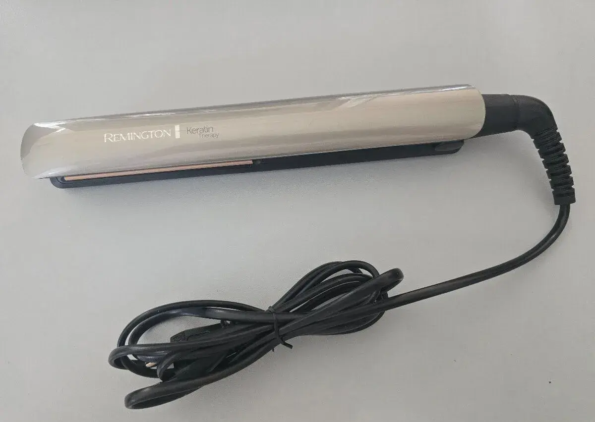 Žehlička na vlasy Remington Keratin Therapy