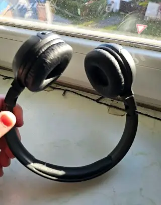 Bluetooth sluchátka JBL 560 Tune – černá, skládací