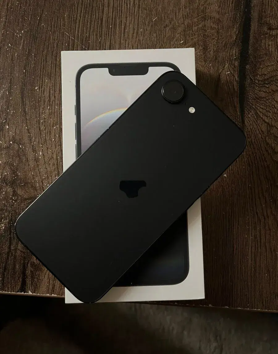 Apple iPhone 16e