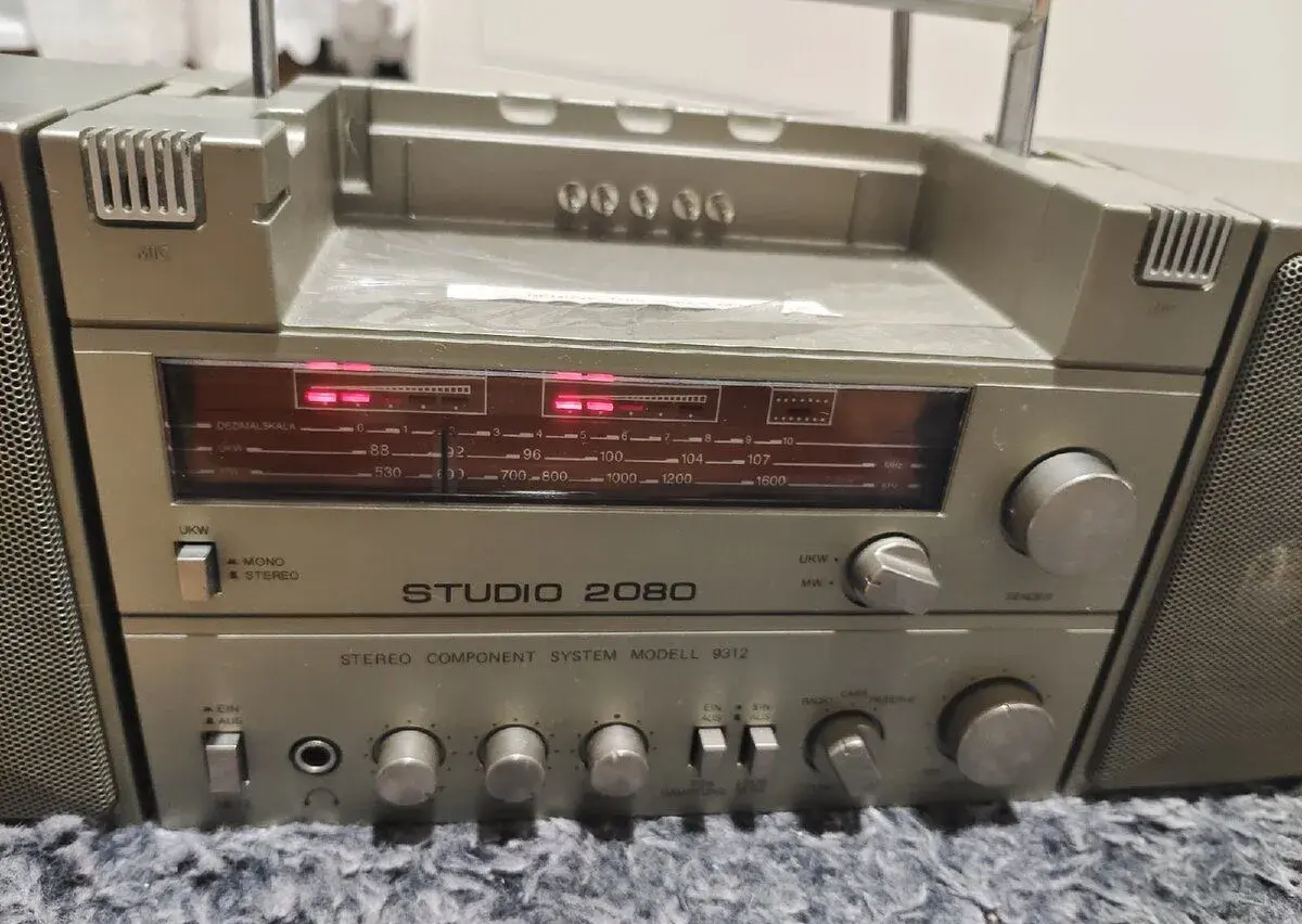 Rádio studio 2080