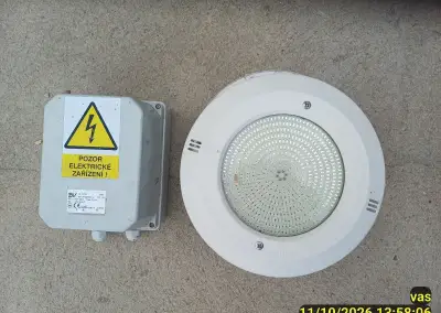PODVODNÍ SVĚTLOMET VA LED RGB 33 W + TRAFO