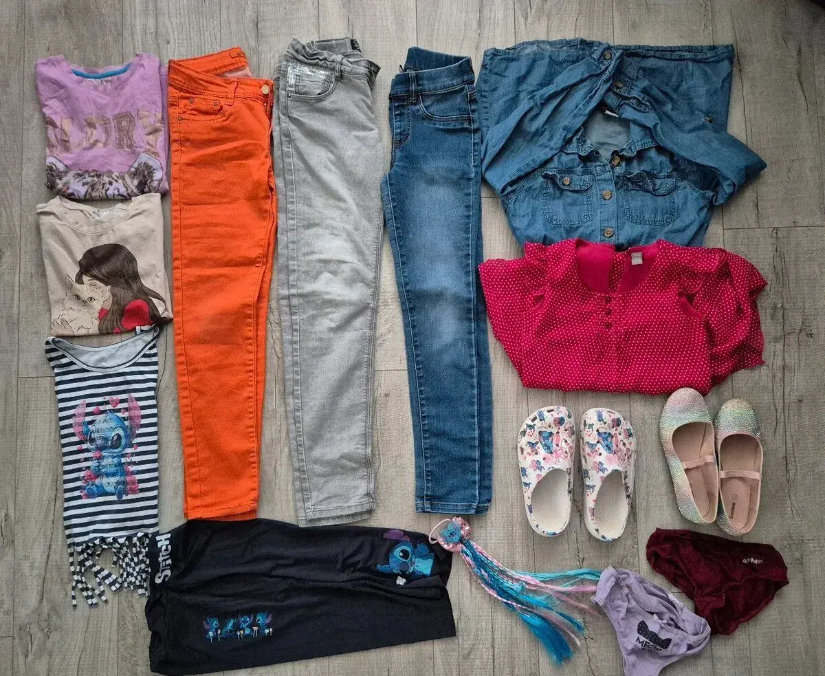 Mix dívčí podzimní oblečení Stitch, kočky - 140/146 12 kusů