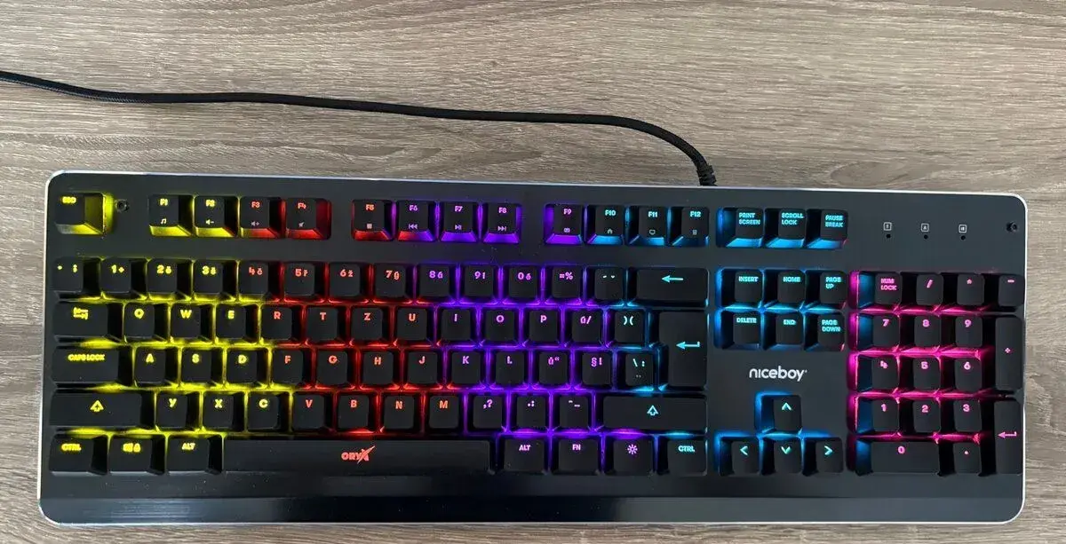 Herní mechanická klávesnice Niceboy Oryx K444