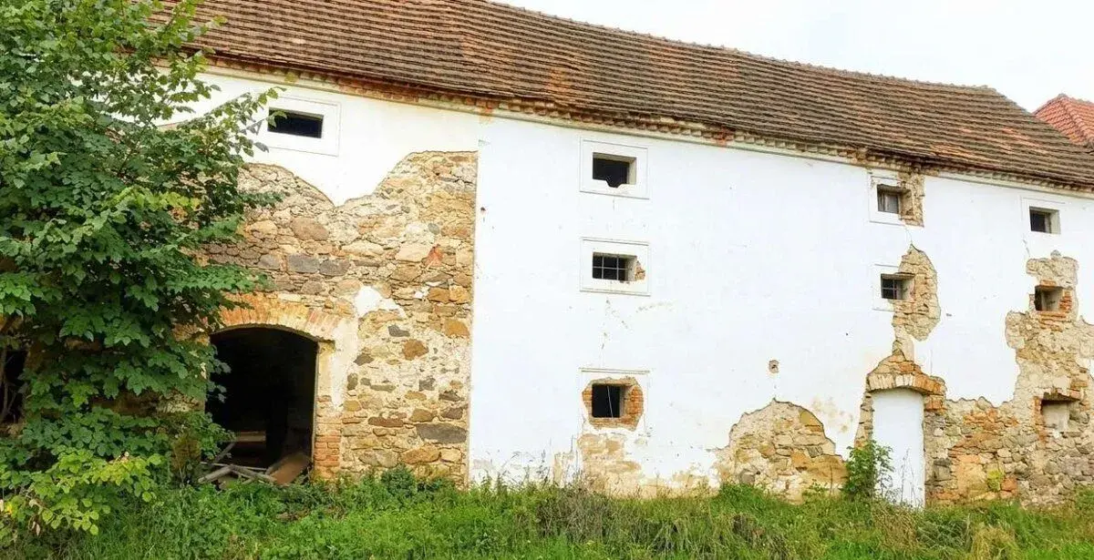 Budova Horní Chrášťany, Lhenice na Prachaticku