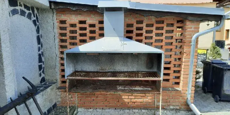Rošt s udírnou