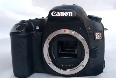 Canon EOS 30D, jen tělo
