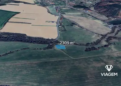 Pole 2 309 m²