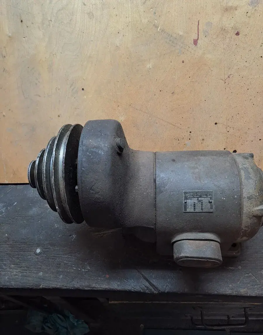 Motor s převodovkou