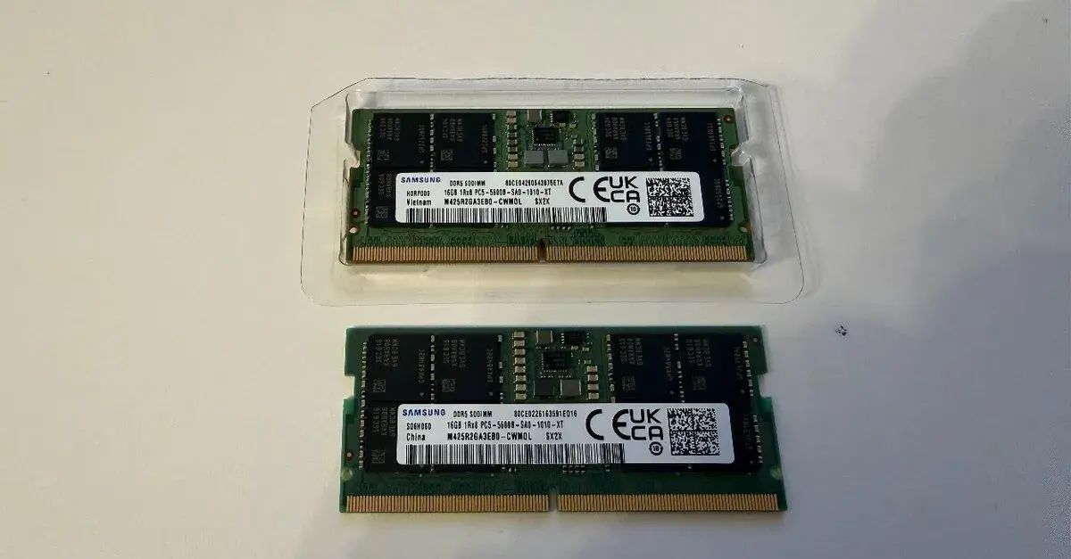 2× 16GB RAM DDR5 SODIMM Samsung
