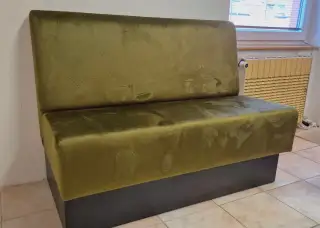 Čalouněná lavice
