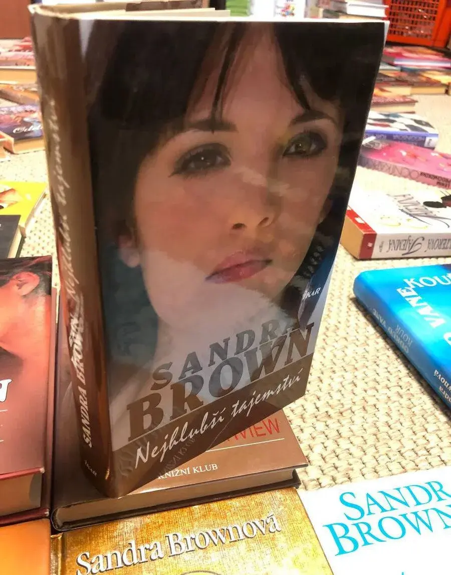 Knihy Sandra Brown, pro ženy, červená knihovna, sada 4ks