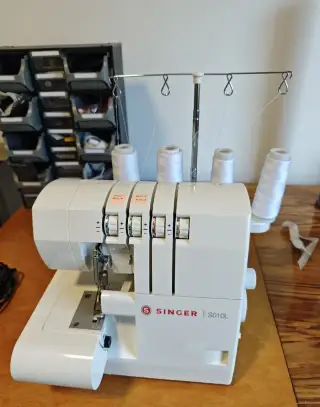 Šicí stroj overlock Singer