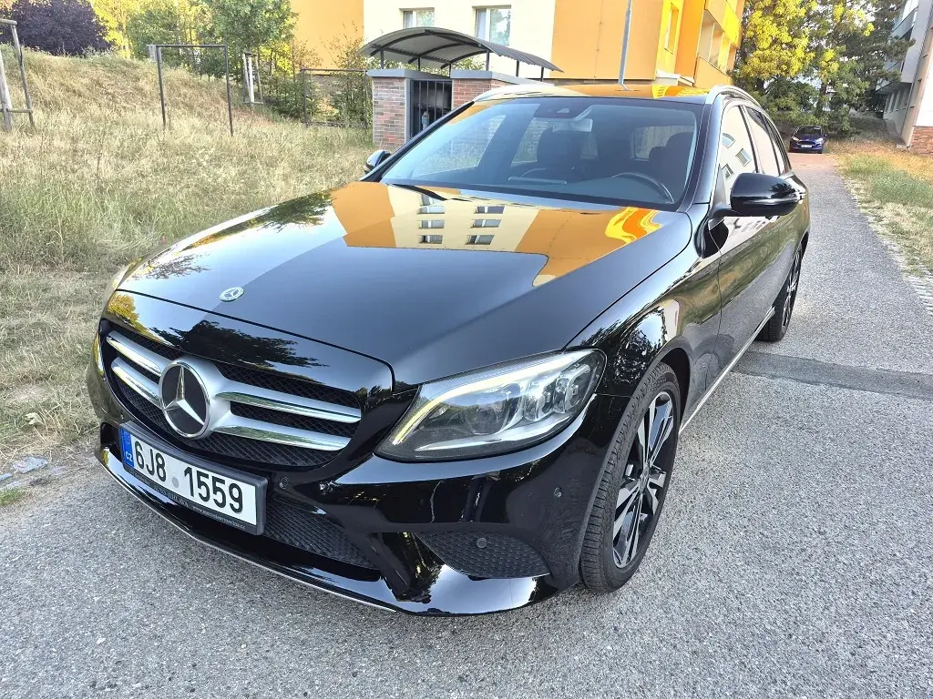 Mercedes-Benz C220d – 181 325 km