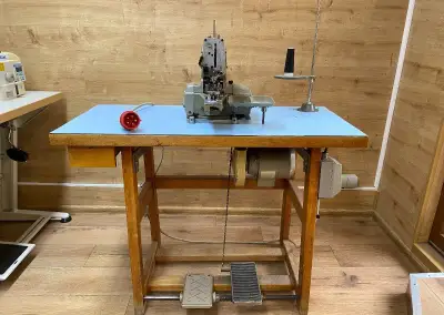 Knoflíkovací šicí stroj JUKI mb 373