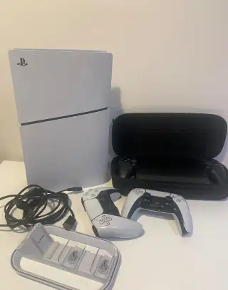 PlayStation 5 Slim Digital + 2x DualSense + PlayStation Port