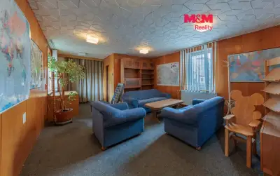 Prodej kanceláří a skladu, 900 m², K. Vary, ul. Nádražní