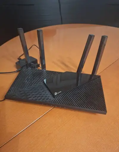 Router TP-link, model Archer AX55 Pro