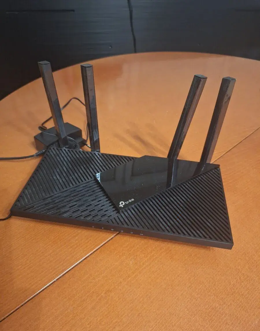 Router TP-link, model Archer AX55 Pro