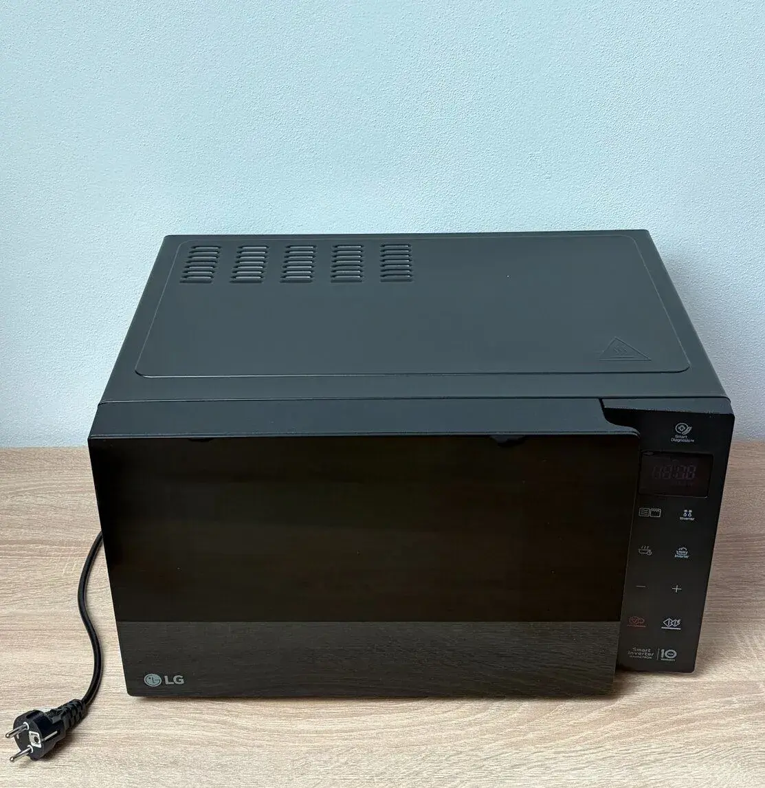 Mikrovlnka LG NeoChef MH6535GIS