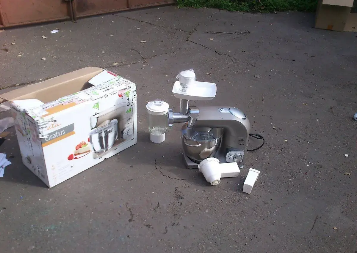 Kuchyňský robot ETA Gratus 0028 s příslušenstvím