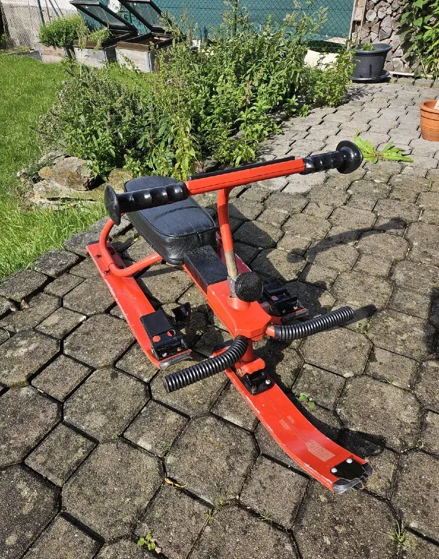 Retro dětský skibob Čuk a Gek (Vostok) – původní stav