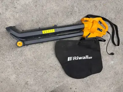 Elektrický vysavač / fukar listí Riwall