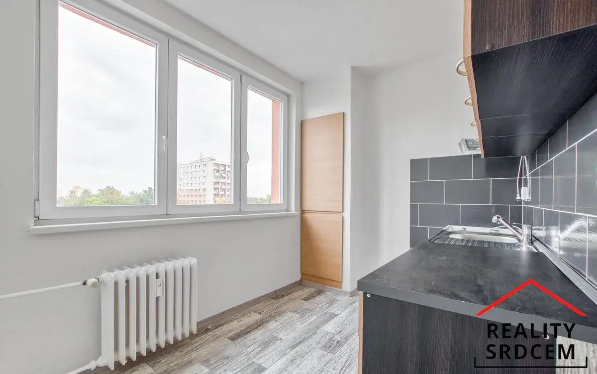 Pronájem bytu 2+1 s balkonem, 56m2 , ul. Výškovická, Ostrava