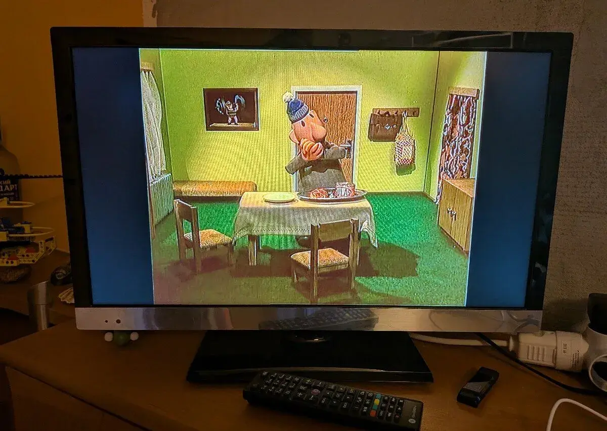 22" Gogen TVF 22E384 WEB