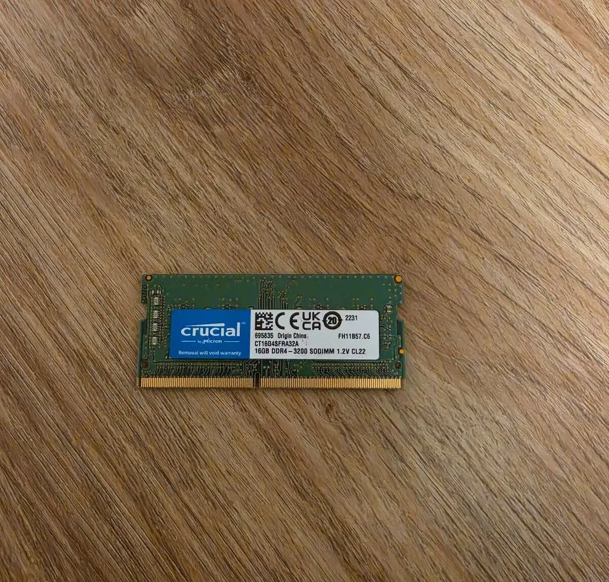 Paměť RAM Crucial by Micron 16GB DDR4 RX8 PC4-3200AA-SA2-13