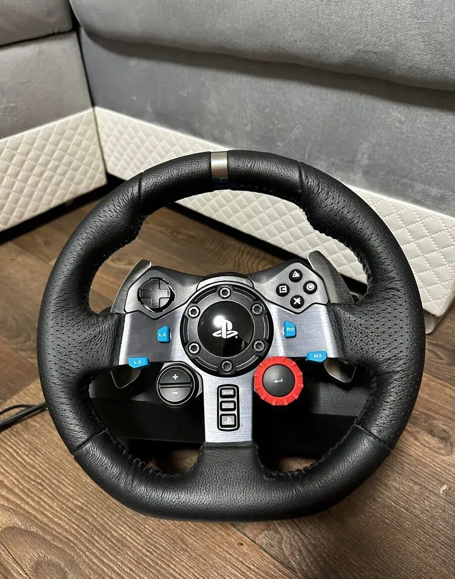 Logitech G29 Driving Force + F1 24 PS4