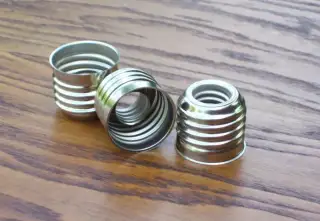 Redukce pro zarovky E27 na E14