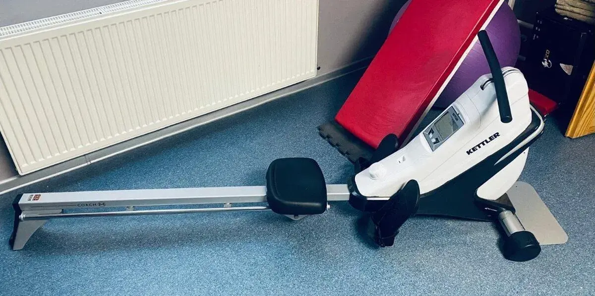 KETTLER Coach M – veslovací trenažér, téměř nepoužívaný