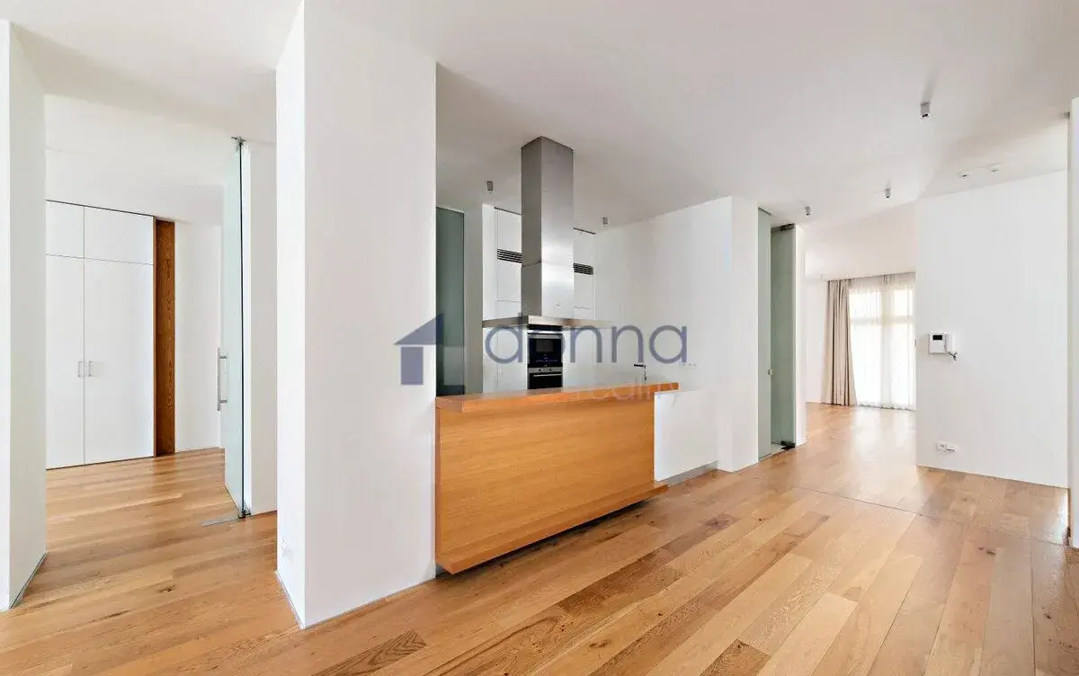 Pronájem bytu 5+kk 184 m² Laubova, Praha - Vinohrady