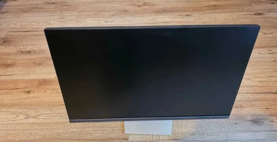ZÁNOVNÍ Monitor DELL 27" s webkamerou