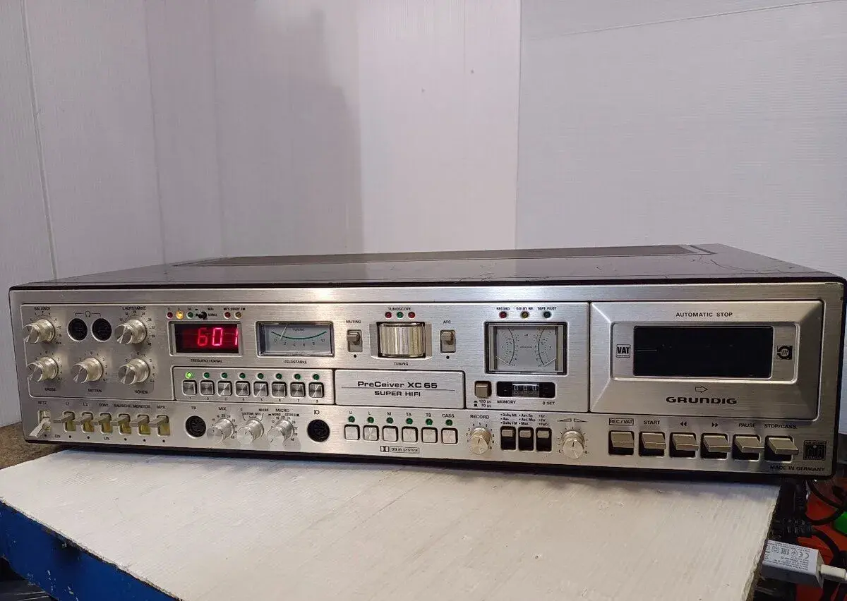 GRUNDIG Preceiver XC-65 Super HiFi, rádio s kazetofonem