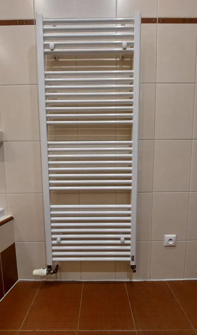 Koupelnový otopný žebřík KORALUX