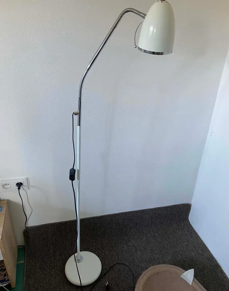 Stojací lampa