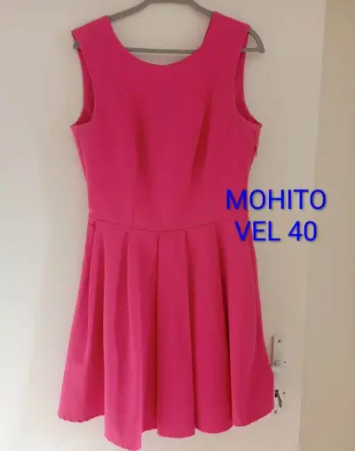 šaty MOHITO