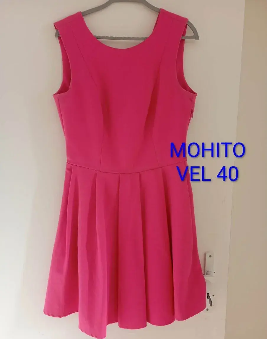 šaty MOHITO
