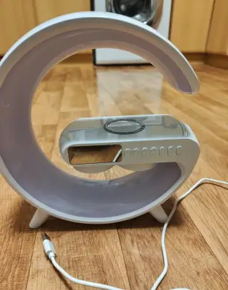 Chytrá RGB lampa 5v1 (nabíječka, reproduktor, budík)